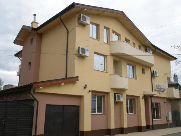 Hotel Royal Svilengrad Exterior photo